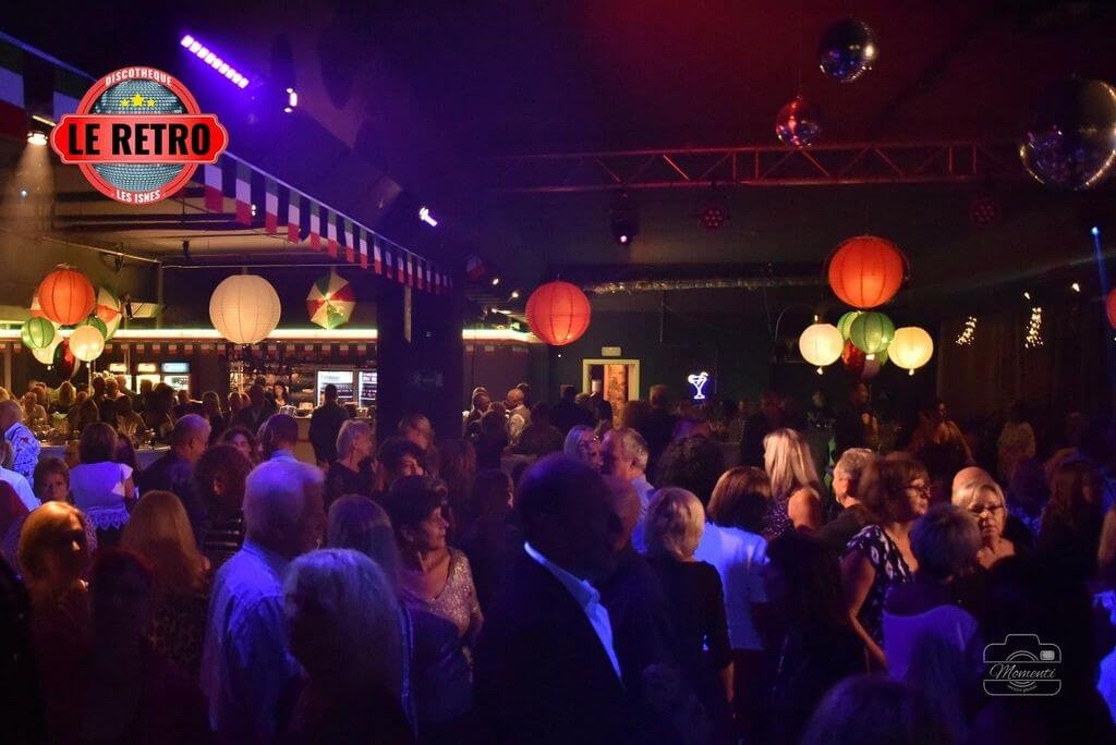 Soirée enflammée à la Nostalgie Party - Ambiance années 80-90 au Rétro Discothèque